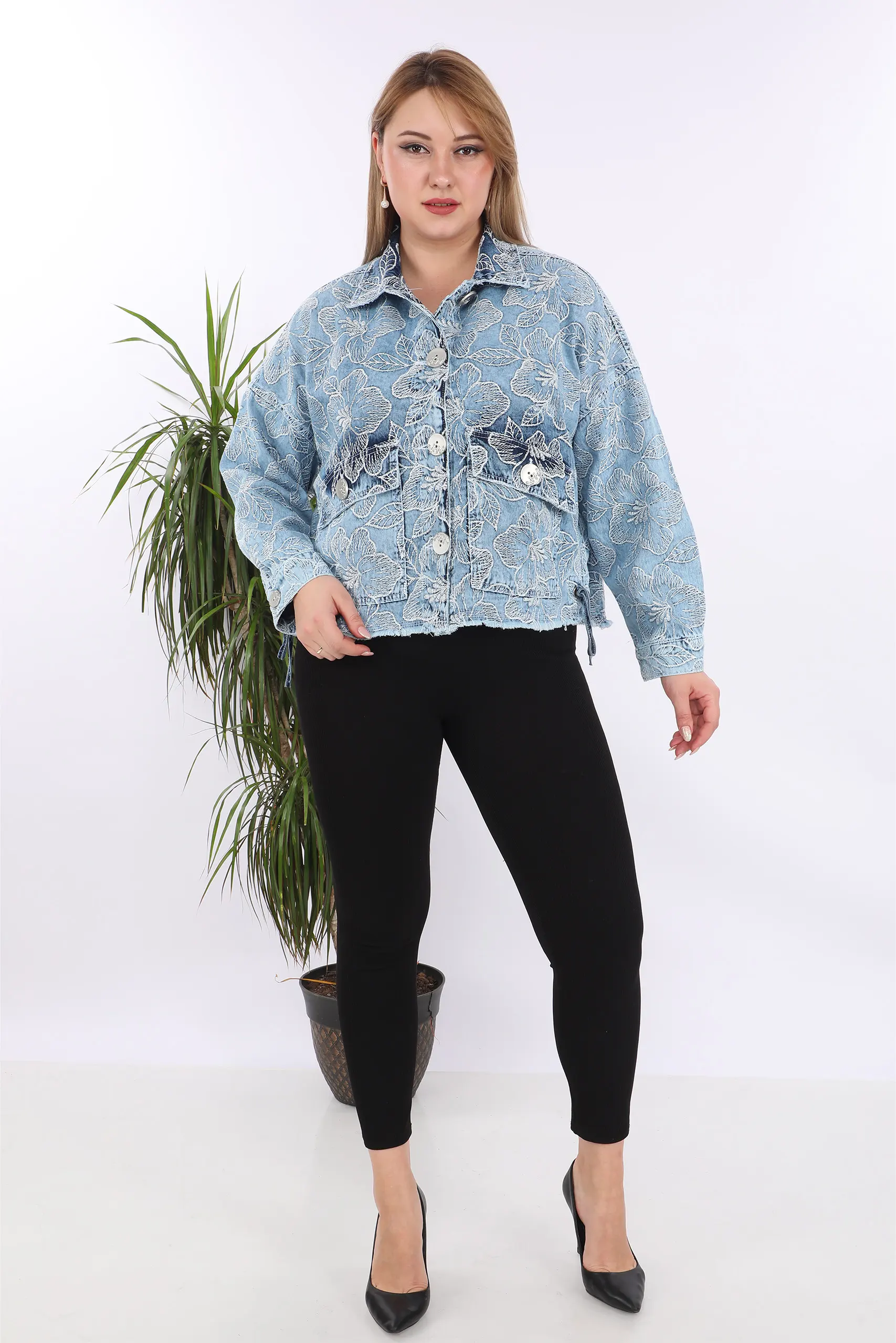 Full Nakışlı Mont